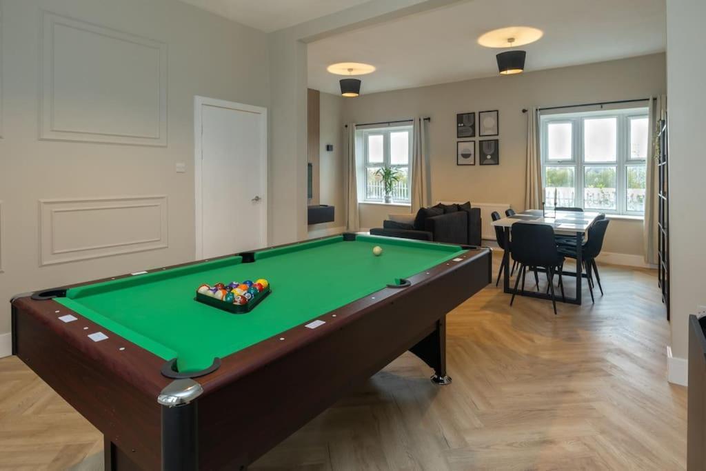 Alloggio in famiglia Modern 4 Bed House With Pool Table *