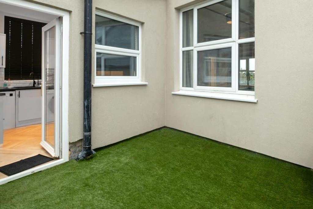 Homestay Modern 4 Bed House With Pool Table