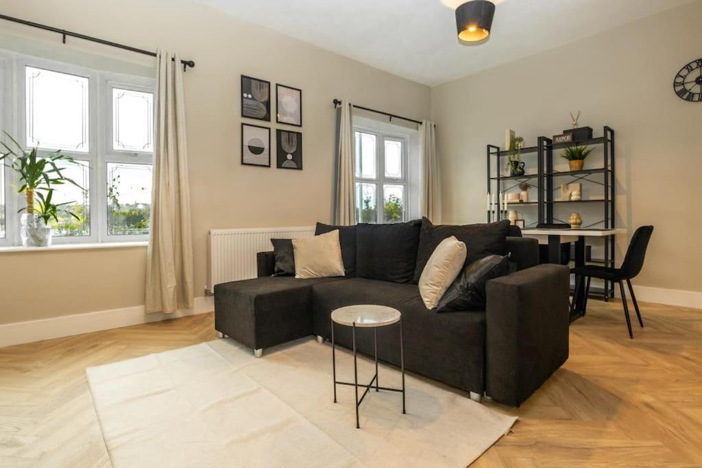 Homestay Modern 4 Bed House With Pool Table